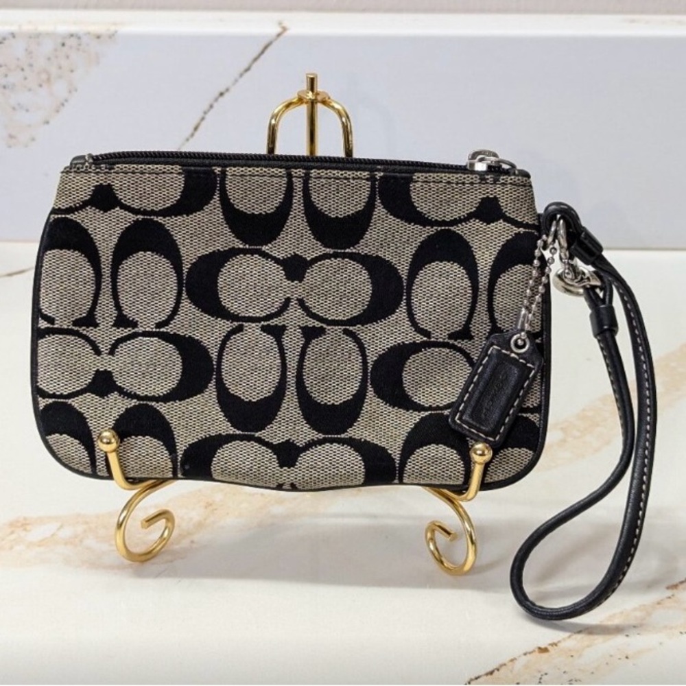 Coach wristlet, black C's on jacquard with hand tag - YKK - EUC